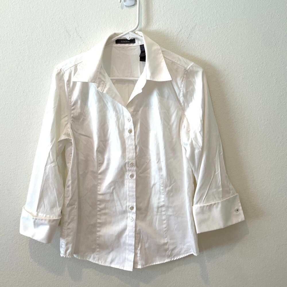 Liz Claiborne Women's Button Down Cuffed Longsleeves Shirt.  White.  Size: 6
